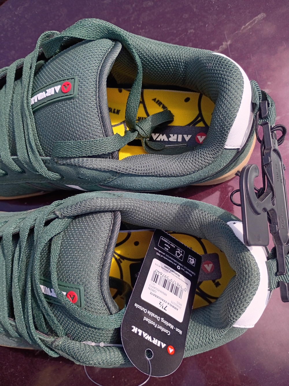 Airwalk Green Low-Top Sneakers with Gum Soles - Picture 5 of 9